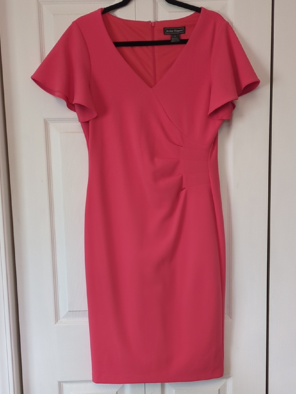 Jessica Howard Coral Pink V‑Neck Flutter Sleeve Midi Dress